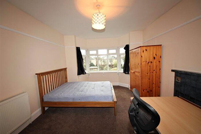 5 Bedroom Maisonette To Rent In Mortimer Road, Charminster, Bournemouth, BH8