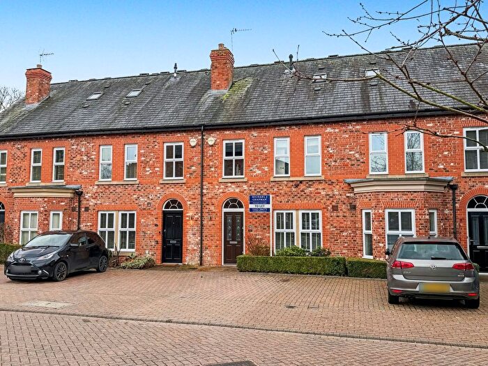 3 Bedroom Town House To Rent In Russet Way, Alderley Edge, SK9