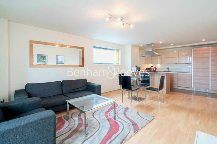 2 Bedroom Apartment To Rent In Crowder Street, Wapping, E1