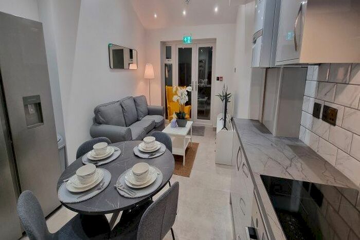 4 Bedroom Property To Rent In Rawcliffe Street, Manchester, M14