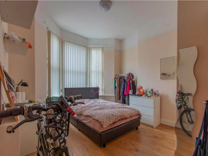 8 Bedroom House To Rent In Colum Road, Cathays, Cardiff, CF10