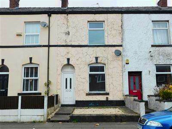 2 Bedroom Town House To Rent In Shaw Street, Bury, BL9