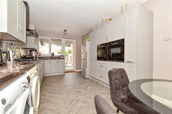 3 Bedroom Detached House For Sale In Harold Gardens, Wickford, Essex, SS11
