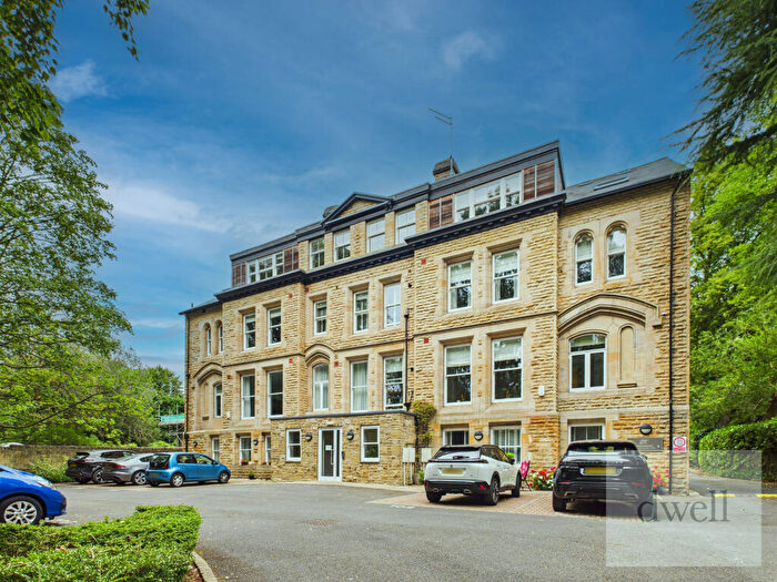3 Bedroom Flat To Rent In Apartment, Oakbank, - Shaw Lane, Headingley, LS6