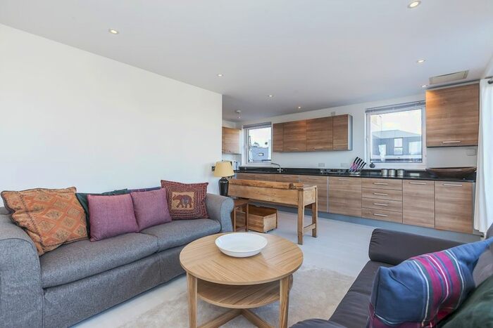 2 Bedroom Flat To Rent In Norman Road, Greenwich, SE10