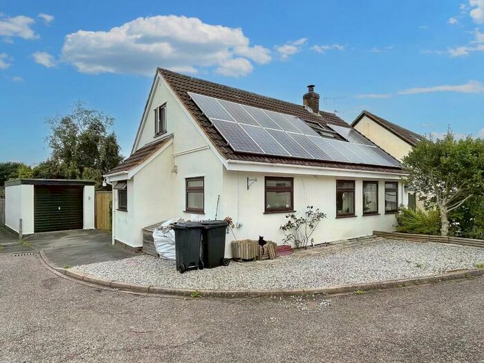 3 Bedroom Detached House For Sale In Collatons Walk, Bow, Crediton, EX17