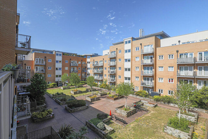 2 Bedroom Apartment For Sale In Whitestone Way, Croydon, CR0