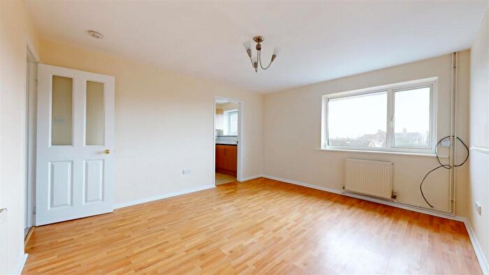 1 Bedroom Flat To Rent In Higher End, Weymouth, DT3