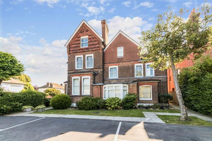 1 Bedroom Flat To Rent In Leigham Court Road, London, SW16