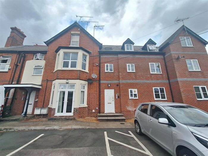 1 Bedroom Flat To Rent In Send Road, RG4