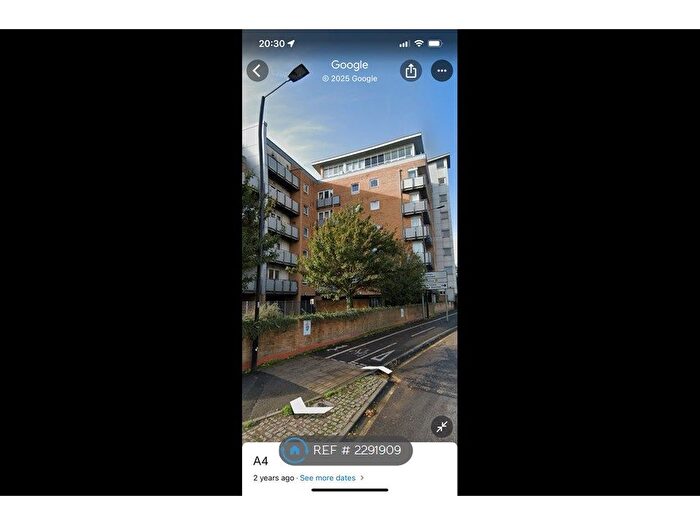 2 Bedroom Flat To Rent In Bath Road, Slough, SL1