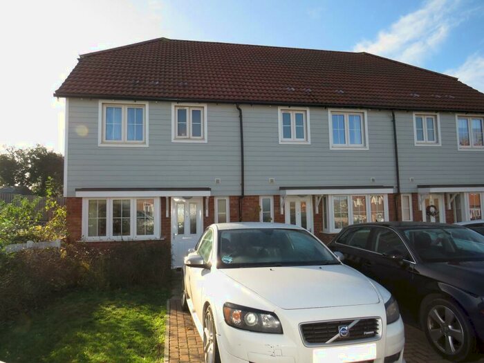 3 Bedroom Semi-Detached House To Rent In Farleigh Heights, Tovil, Maidstone, ME15