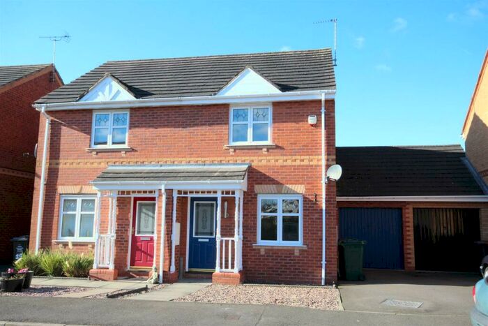 2 Bedroom Semi-Detached House To Rent In Falaise Way, Hilton, DE65