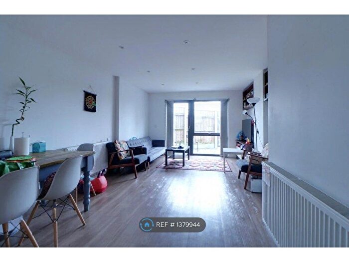 2 Bedroom Flat To Rent In Williams Way, Wembley, HA0