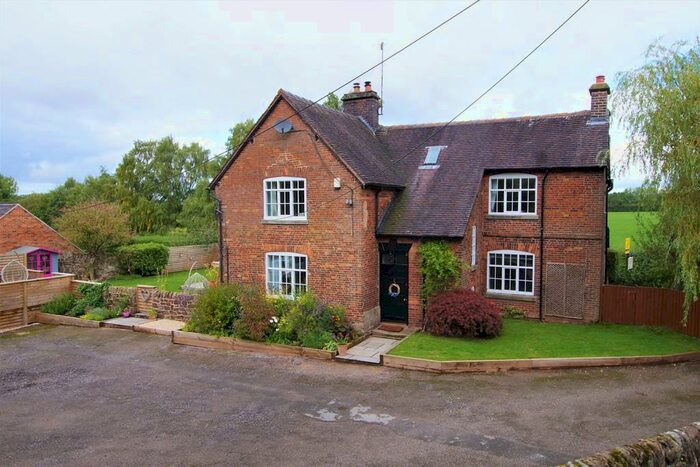 4 Bedroom Detached House For Sale In Oakamoor Road, Cheadle, ST10