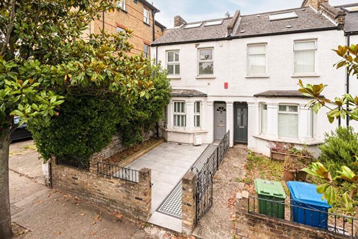 4 Bedroom Semi-Detached House For Sale In Underhill Road, East Dulwich, SE22
