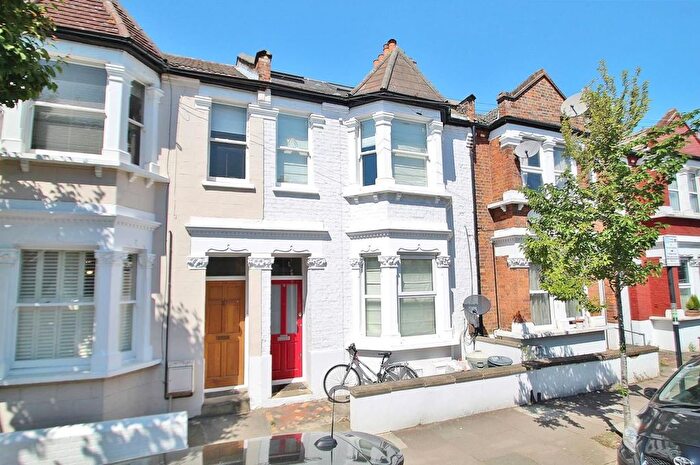 2 Bedroom Maisonette To Rent In Farlton Road, London, SW18