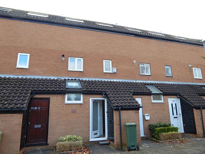 1 Bedroom Maisonette To Rent In North Row, Milton Keynes, MK9