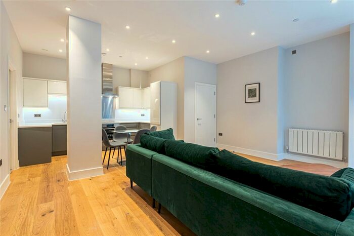 2 Bedroom Flat To Rent In Cooper Street, Manchester, M2