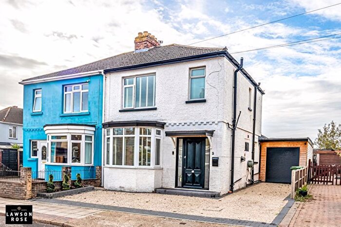 3 Bedroom Semi-Detached House For Sale In Waverley Road, Portsmouth, PO6