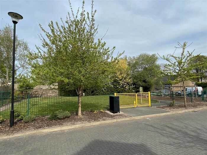4 Bedroom Detached House To Rent In Towngate Fold, Meltham, Holmfirth, West Yorkshire, HD9