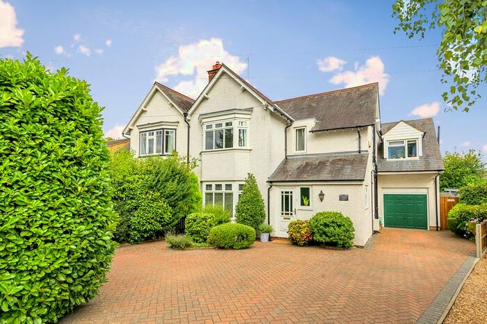 5 Bedroom Semi-Detached House To Rent In Dunstable Road, Flitwick, MK45