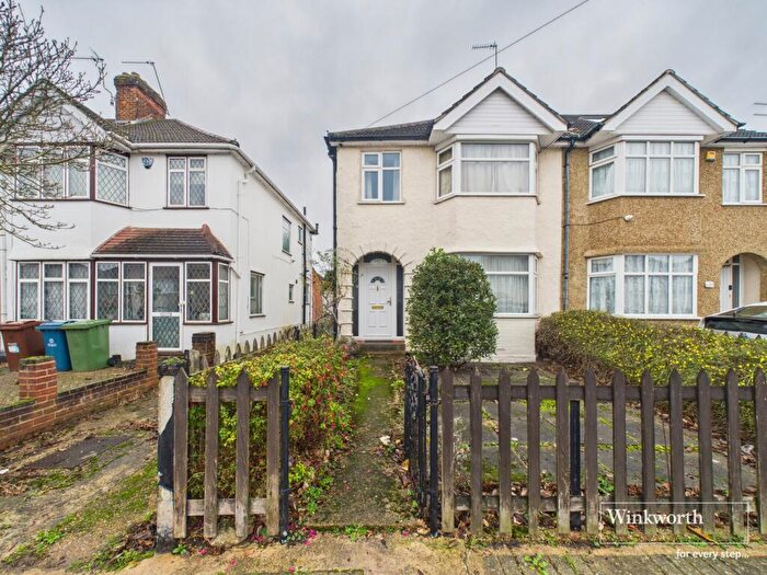 3 Bedroom Semi Detached House For Sale In The Chase, Edgware, Middlesex, HA8