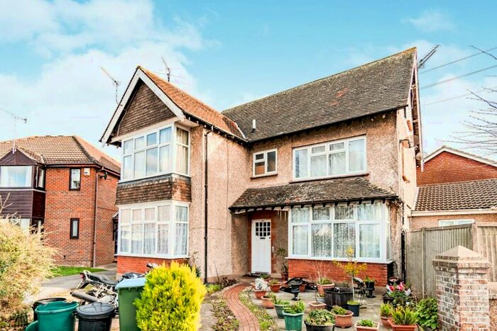 Studio To Rent In Nyewood Lane, PO21