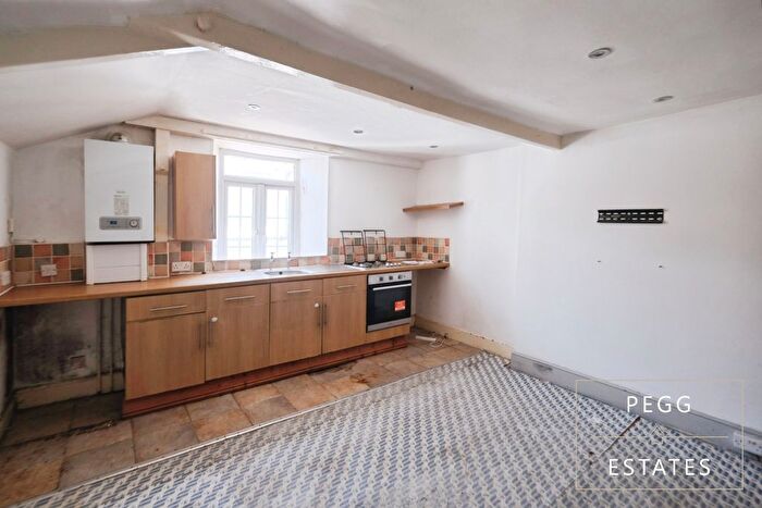 2 Bedroom Flat For Sale In Park Lane Steps, Torquay, TQ1