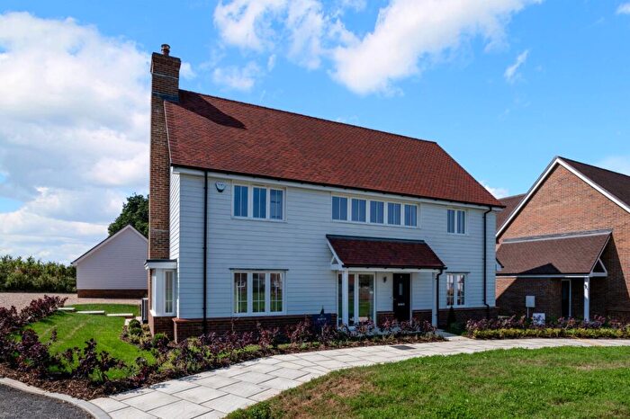 4 Bedroom Detached House For Sale In Summerfield Close, Staple, Canterbury, Kent, CT3