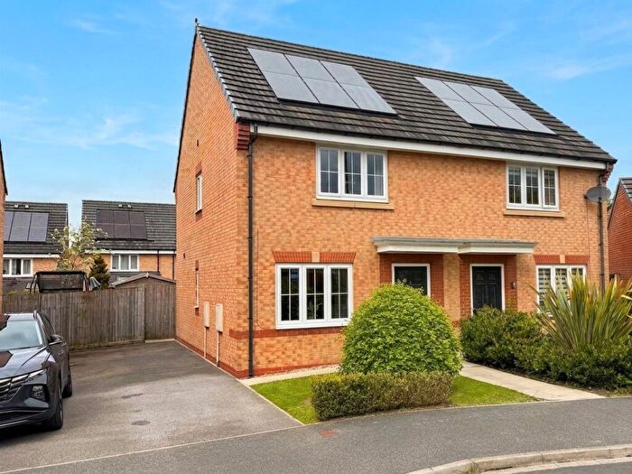 3 Bedroom Semi-Detached House For Sale In Oak Drive, Harrogate, HG1