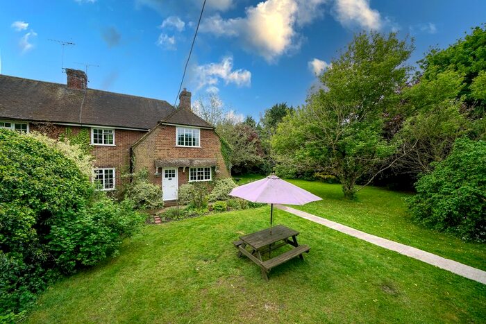 3 Bedroom Property For Sale In Hale Road, Aylesbury, Aylesbury, HP22