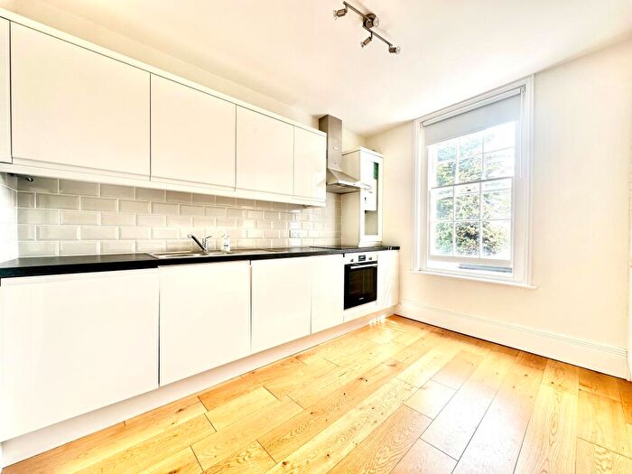 3 Bedroom Flat To Rent In High Road Tottenham, N17