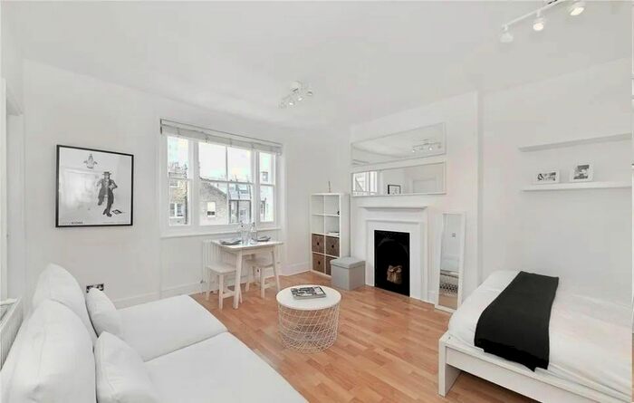 Studio To Rent In Nottingham Place, London, W1U