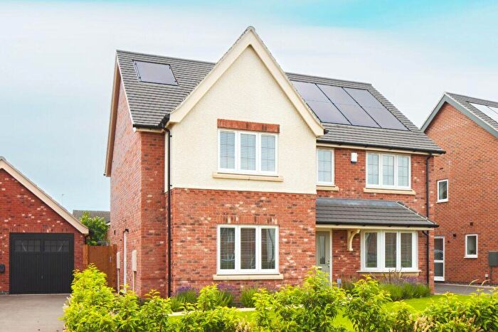4 Bedroom Detached House For Sale In Houlton Way, Rugby, CV23