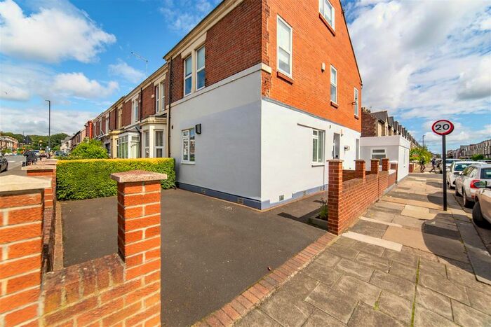 4 Bedroom Flat To Rent In Falmouth Road, Heaton, Newcastle Upon Tyne, NE6