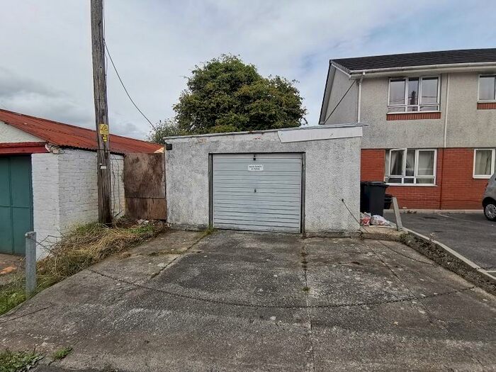 2 Bedroom Semi Detached House For Sale In High Street, Skewen, Neath