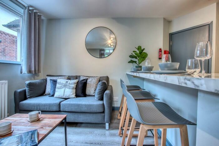 3 Bedroom Flat To Rent In Springbank Road, Newcastle Upon Tyne, NE2