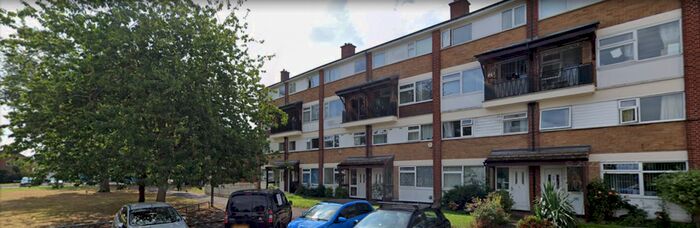 3 Bedroom Flat To Rent In Lambscote Close, Shirley, Solihull, B90