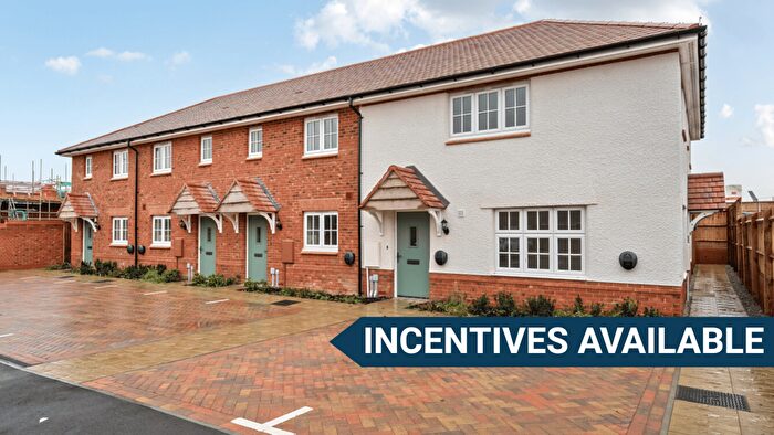 1 Bedroom Maisonette For Sale In Gloster Drive, Manston, CT12