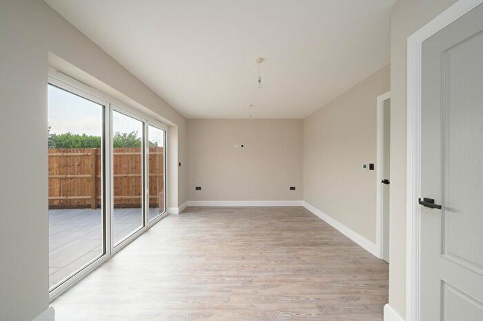 4 Bedroom Detached House For Sale In North Drive, Hutton, Brentwood, CM13