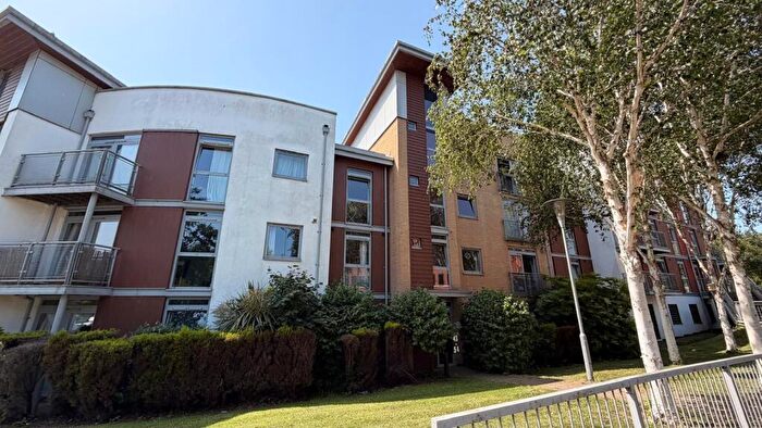 1 Bedroom Flat For Sale In Kelvin Gate, Bracknell, Berkshire, RG12