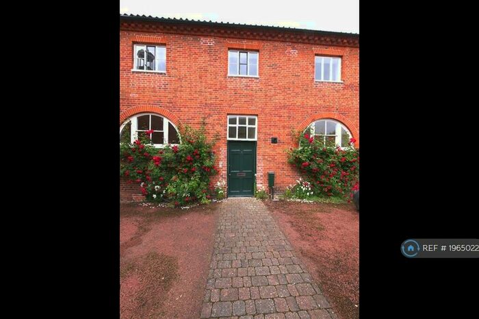 3 Bedroom Flat To Rent In Benacre Hall, Suffolk, NR34