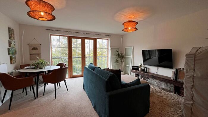 2 Bedroom Apartment To Rent In Centre Quay, Portishead, BS20