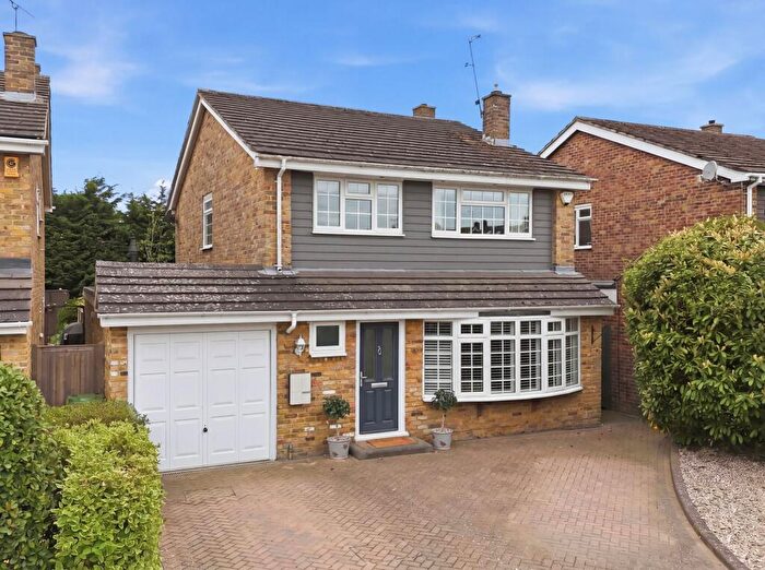 4 Bedroom Detached House For Sale In Chestwood Close, Billericay, CM12