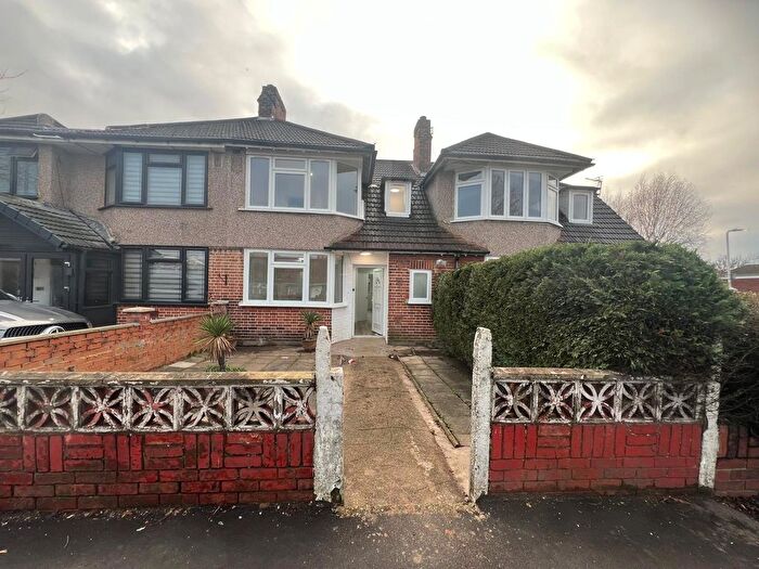 5 Bedroom Semi Detached House To Rent In North Hyde Road, Hayes, UB3