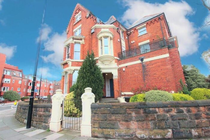 2 Bedroom Flat To Rent In Princes Gate East, Toxteth, Liverpool, Merseyside, L8