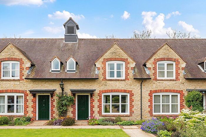 2 Bedroom Cottage For Sale In Penstones Court, Faringdon, SN7