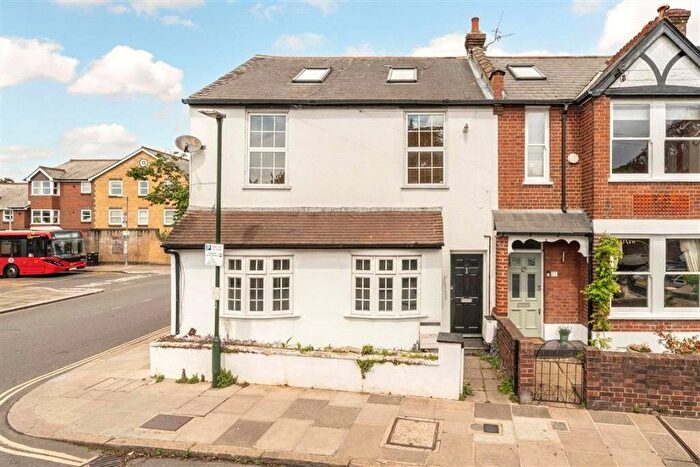 3 Bedroom Maisonette To Rent In North Worple Way, London, SW14