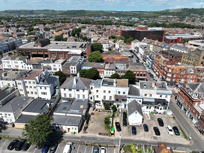 2 Bedroom Flat For Sale In Pleydell Gardens, Folkestone, Kent, CT20